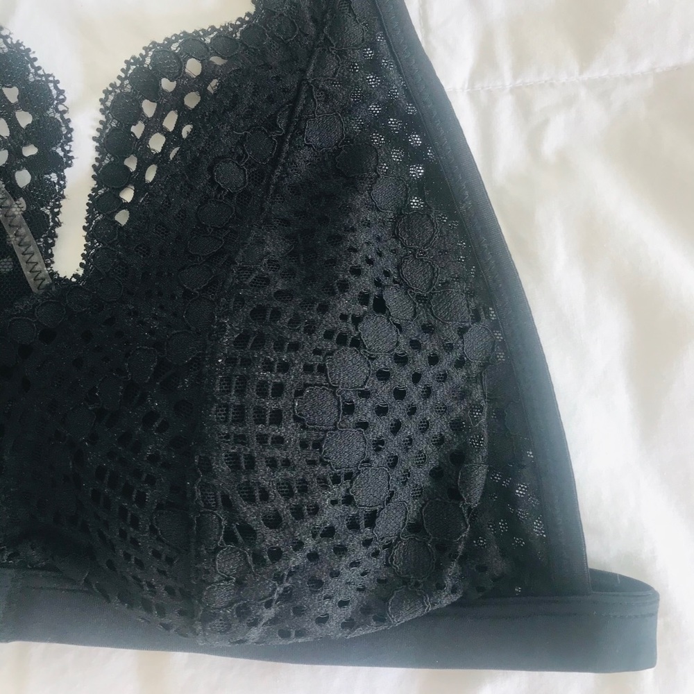 NEW Victoria’s Secret Black Bralette - Picture 2 of 4
